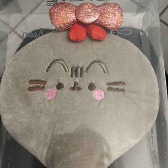 NIB! The Crème Pusheen Shop Plush Portable Mirror - Picture 6 of 7